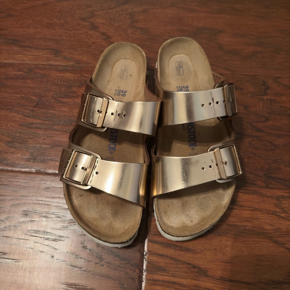 Birkenstock Women's Arizona Soft Footbed Leather Sandals in Copper Metallic